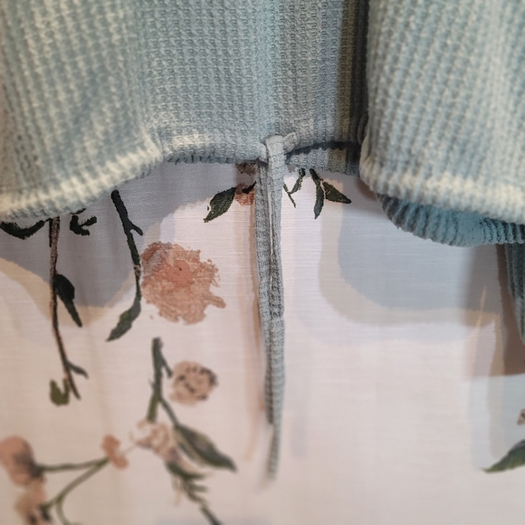 Hollister Women's Light Bluish-green Waffle Knit Long Sleeve Shirt Size M - Picture 8 of 9